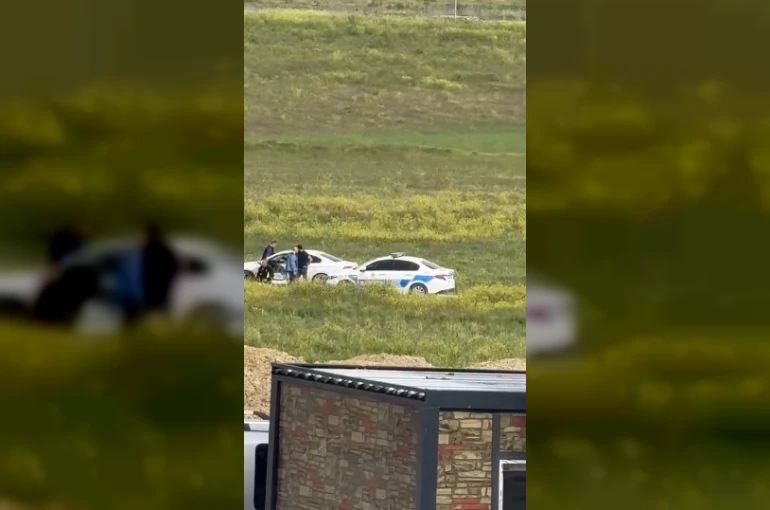 Husumetli iki aile arasında çıkan kavgada silahlar konuştu