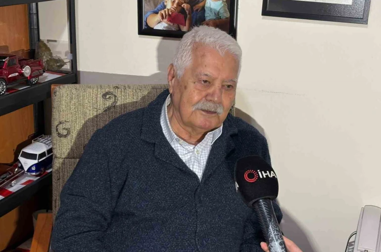 Huzurevi sakini Oktay, pul merakını yarım asrı aşkındır devam ettiriyor