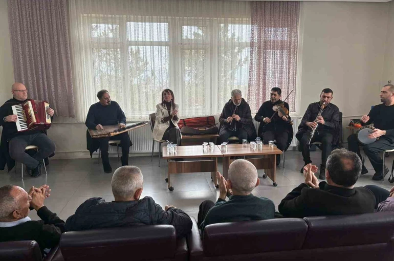 Huzurevi sakinlerine yönelik anlamlı konser
