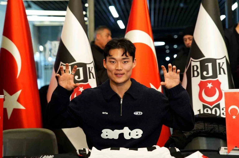 Hyeon-gyu Oh imza gününde taraftarlarla buluştu