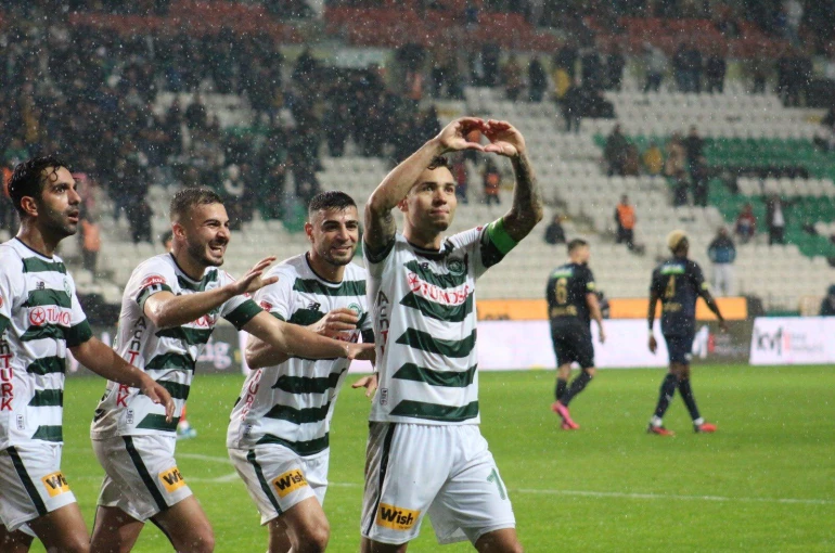 İlhan Palut’tan Guilherme açıklaması: Konyaspor'a çok emeği var!