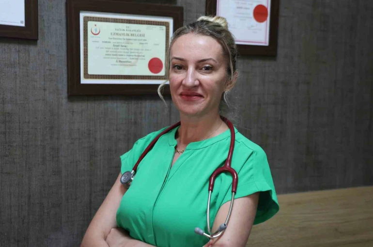 İç Hastalıkları Uzmanı Arslan: "Yaz aylarında hiç terlememek ya da fazla terlemek hastalıkların göstergesi olabilir"