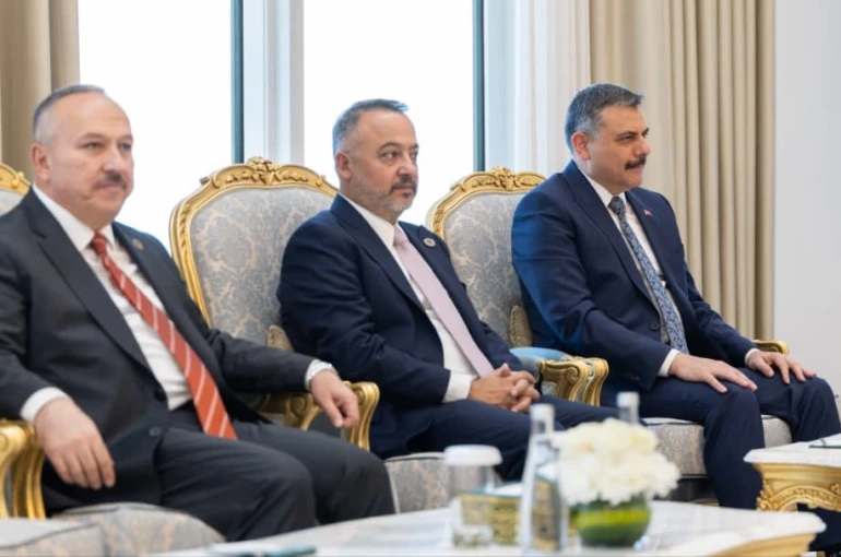 İçişleri Bakanı Çiftçi, Suriye Devlet Başkanı eş-Şara ile bir araya geldi