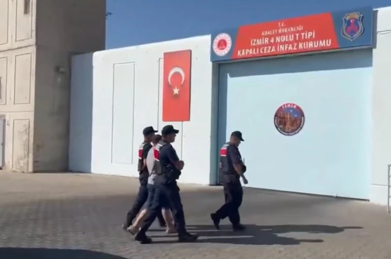 İçişleri Bakanlığı: "9 göçmen kaçakçılığı organizatörü ile 132 düzensiz göçmen yakalandı"