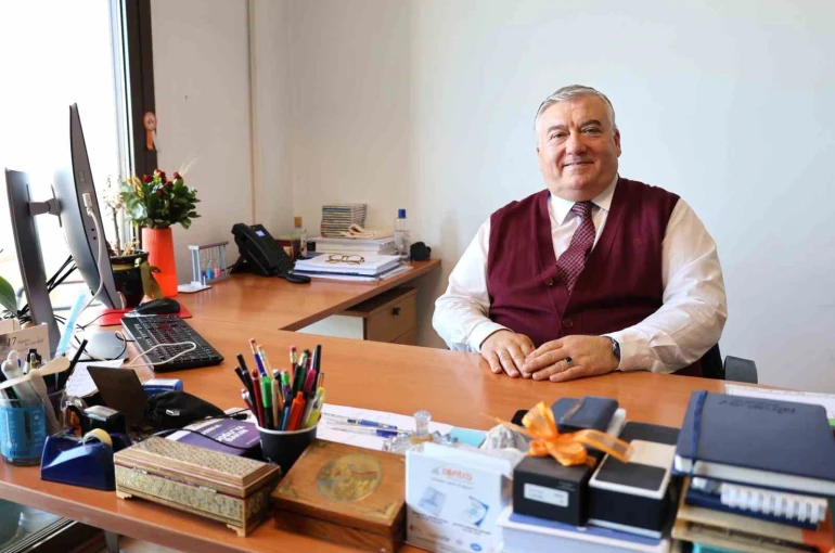 İEÜ’lü akademisyene Avrupa’dan ‘üstün hizmet’ ödülü