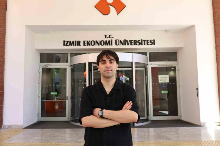 İEÜ’lü Kerem’e Avrupa’dan kabul