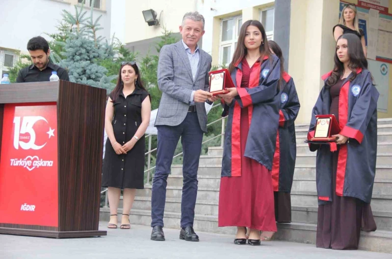 Iğdır Mehmet Murat İşler Sosyal Bilimler Lisesi 2026 mezunlarını coşkuyla uğurladı 