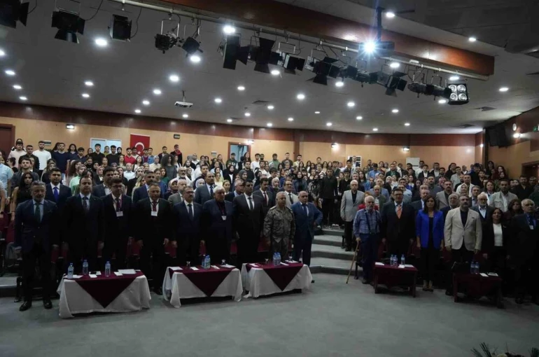 Iğdır Üniversitesi Rektörü Prof. Dr. Gürel: "Dede Korkut Türk milletinin hafızasında ortak bir ilminde yaşayan efsanevi bir kimliktir"
