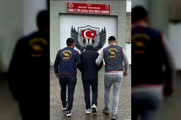 Iğdır’da 15 yıl hapis cezası bulunan kaçakçılık zanlısı yakalandı