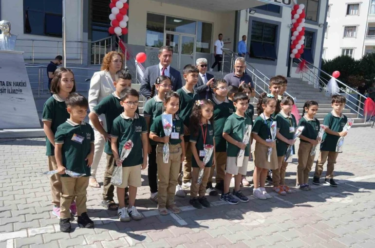 Iğdır’da 302 okulda öğrenciler ders başı yaptı