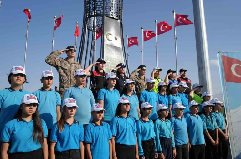 Iğdır’da Dilucu Şehitleri Anıtı’nda anma töreni