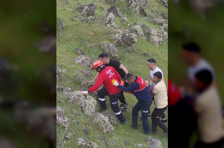 Iğdır’da otomobil uçuruma yuvarlandı: 4 yaralı