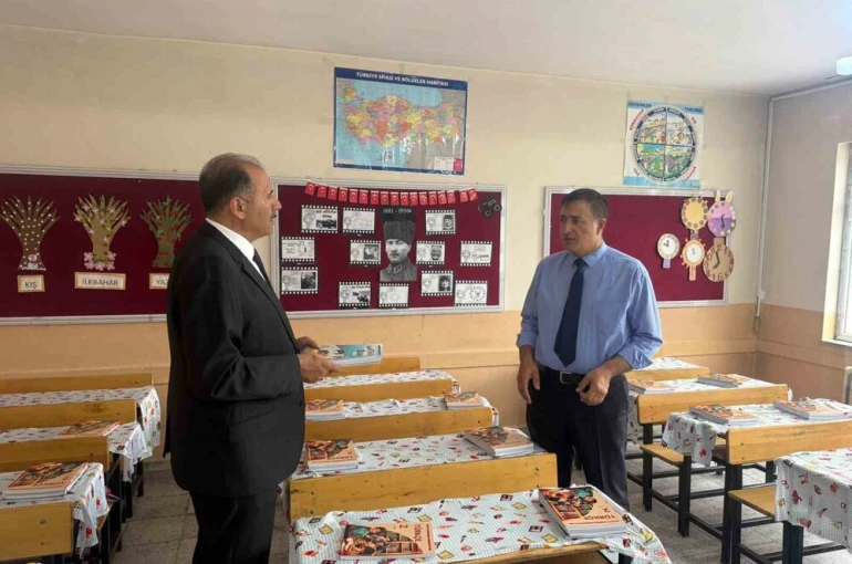 Iğdır’da ücretsiz kitaplar okullara dağıtıldı, ders zili için geri sayım başladı