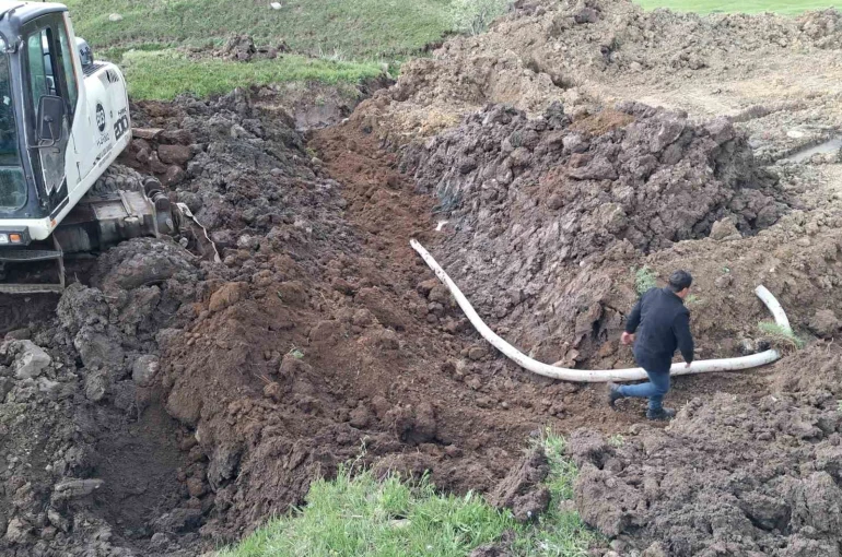 Iğdır’da yayla ve köy yollarında çalışmalar sürüyor