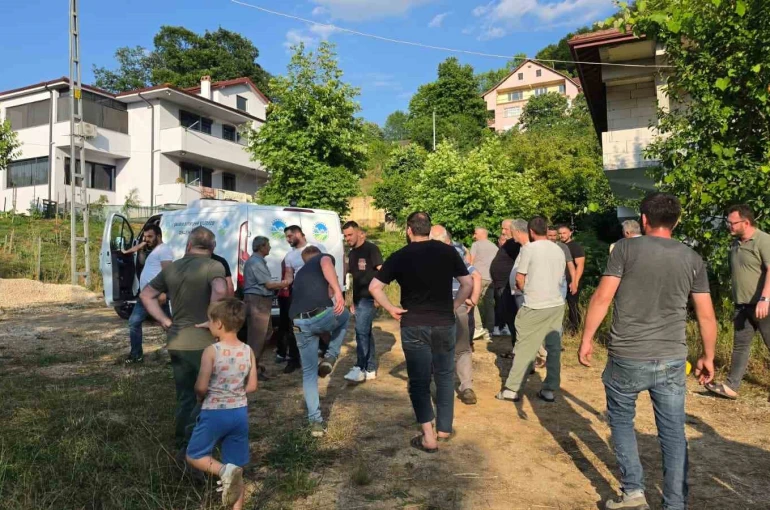 Ihlamur toplamak için çıktığı ağaçtan düşerek hayatını kaybetti