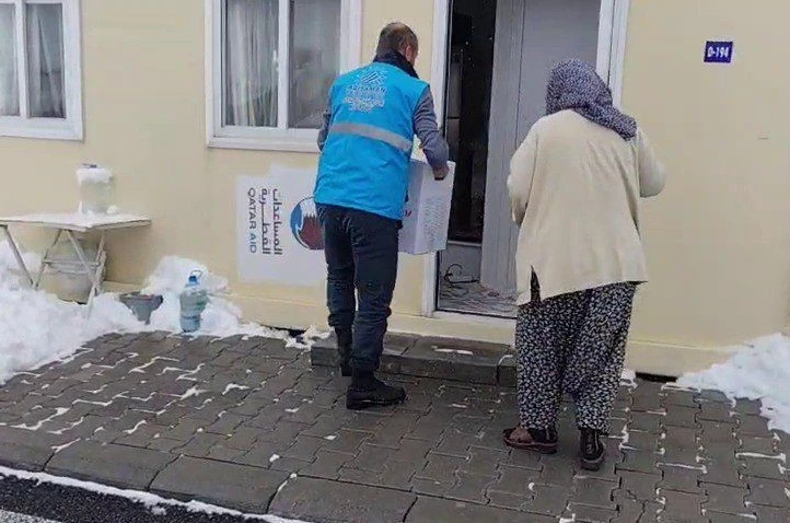 İhtiyaç malzemeleri evlere teslim ediliyor
