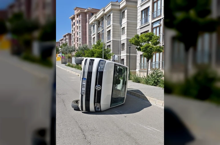 İki kamyonet çarpıştı: 6 yaralı