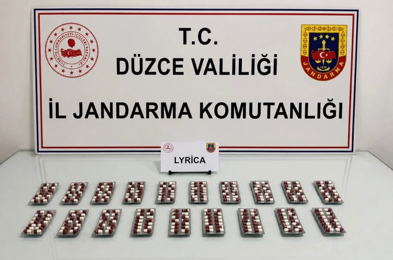İl dışından Düzce’ye uyuşturucu sevkiyatına jandarma engeli