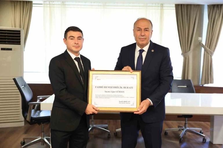 İlçe Jandarma Komutanına fahri hemşehrilik beratı