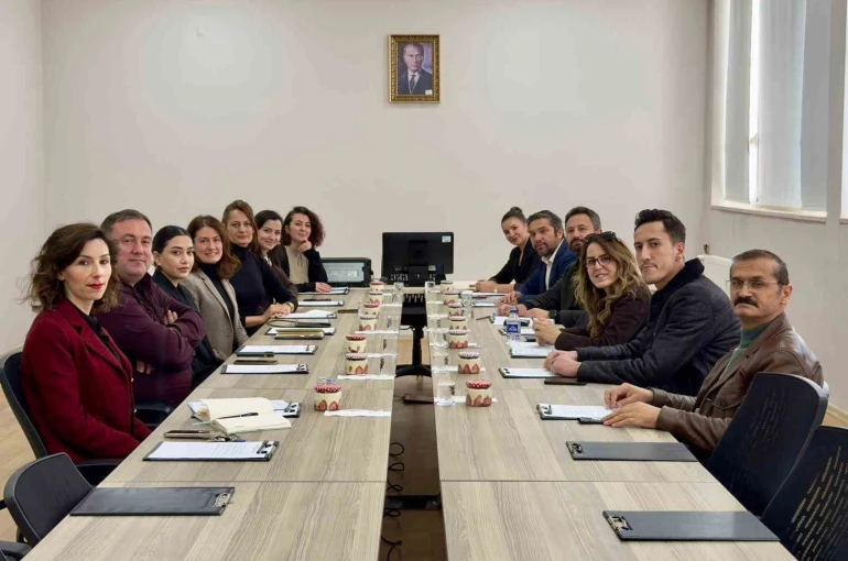 İletişim Fakültesi öğrencileri için sektör odaklı eğitim masaya yatırıldı