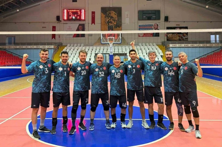 İlk kez katıldıkları turnuvada çeyrek finale yükseldiler