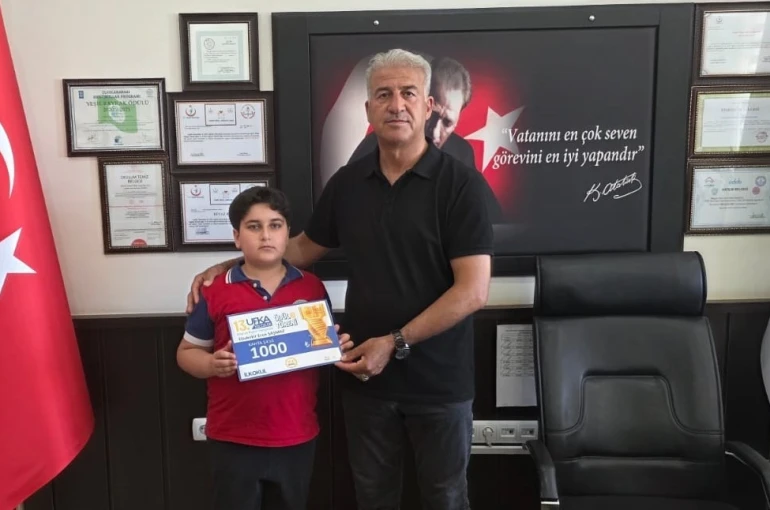 İlkokul öğrencisi kazandığı ödülü Gazze’ye gönderdi