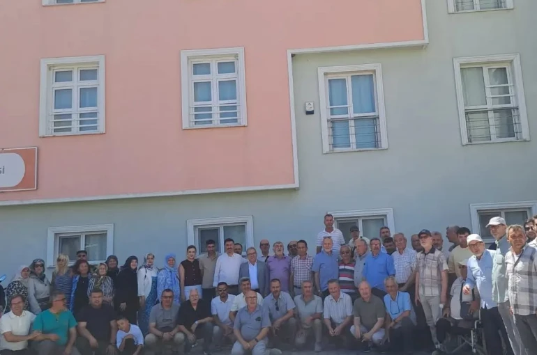 İmam Hatip Lisesi mezunları pilav gününde hasret giderdi