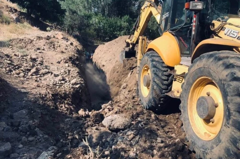 İmece usulü yenilenen çeşme hizmete açıldı