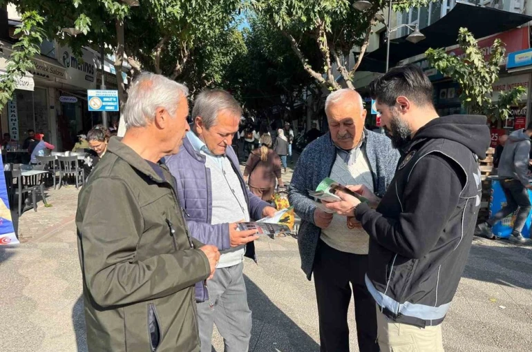 İncirliova’da polis ekipleri vatandaşları uyuşturucuya karşı bilgilendirdi