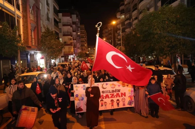 İncirliova’da Ramazan ayını Fener Alayı ile karşıladılar