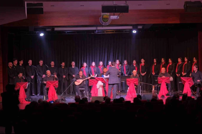 İnegöl Belediyesi THM Gençlik Korosu’ndan kulakların pasını silen konser