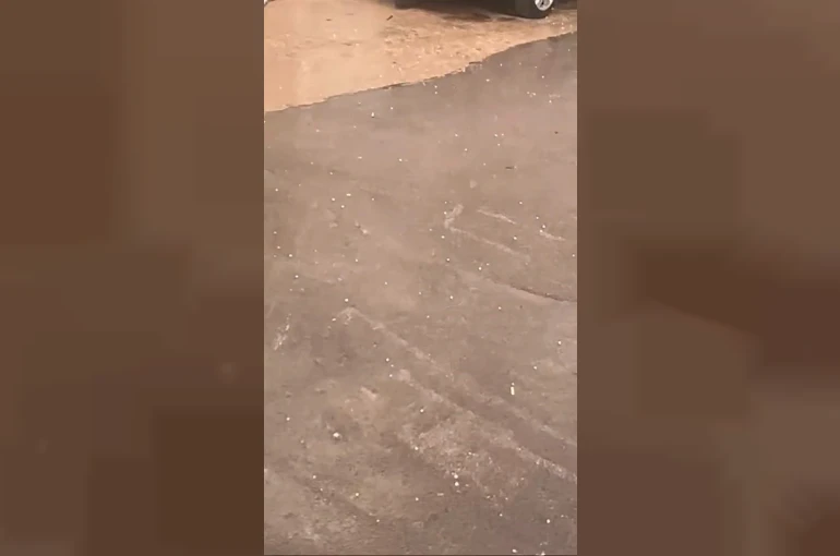 İnegöl, dolu ve sağanak yağışa teslim oldu