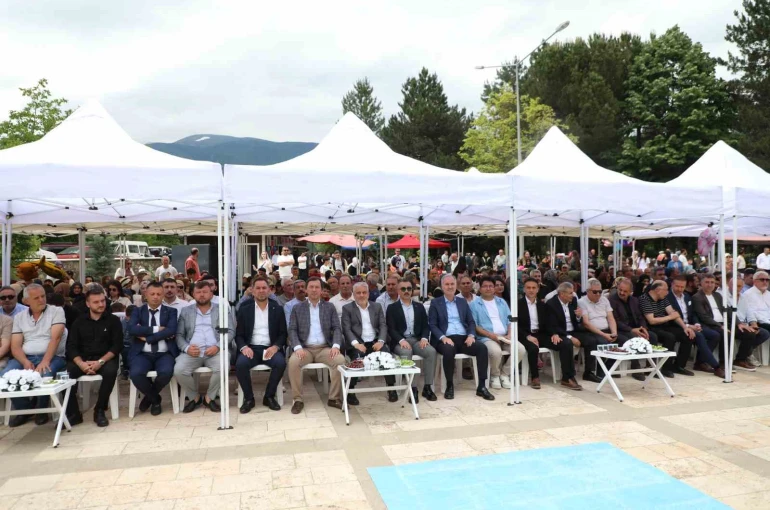 İnegöl Fatihi Turgut Alp kabri başında anıldı