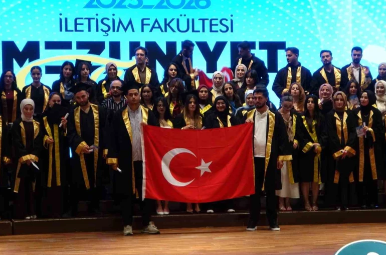 İnönü Üniversitesi İletişim Fakültesi’nde mezuniyet heyecanı