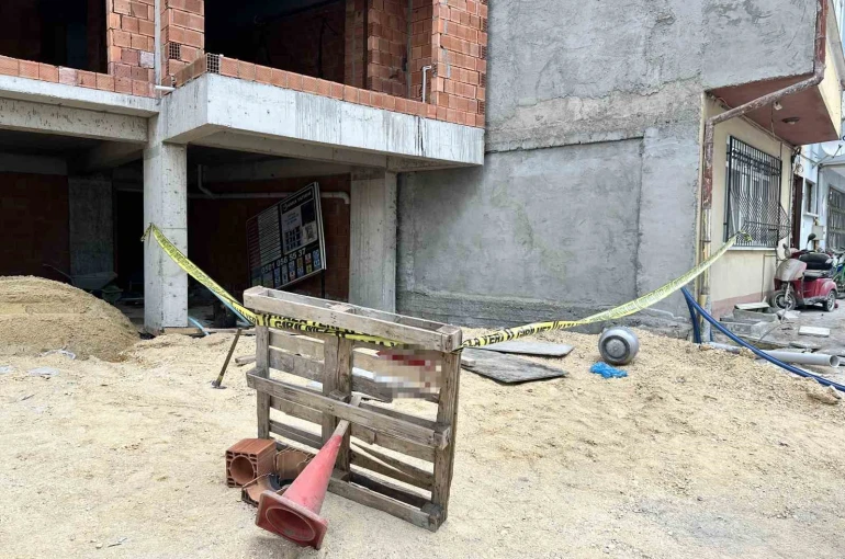 İnşaatta kafasına mutfak tüpü düşen işçi hayatını kaybetti