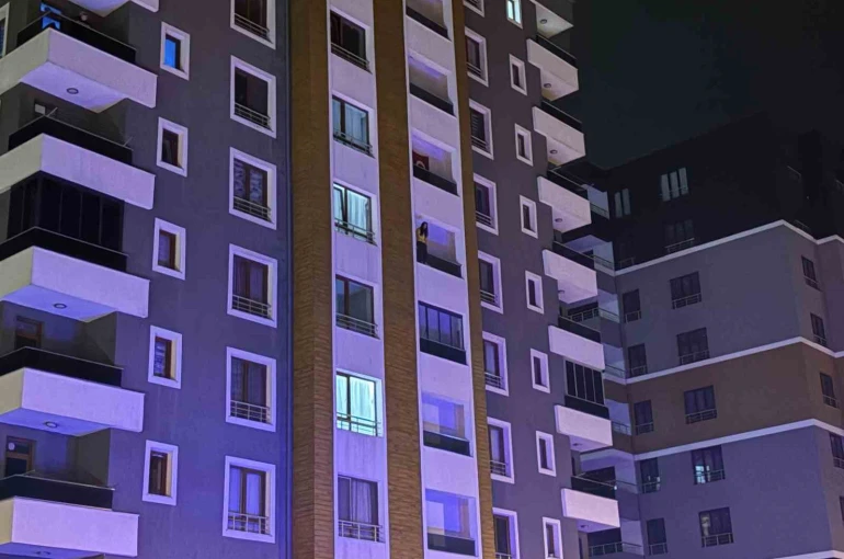 İntihar girişiminde bulunan kadını polis ikna etti