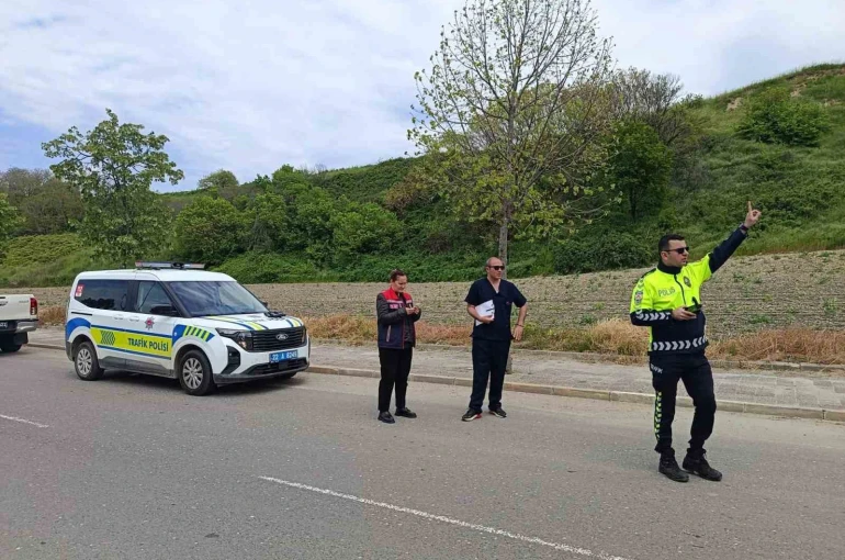 İpsala’da yol kontrol noktasında denetimler sürüyor