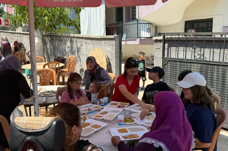 Irmak öğretmen memleketi Kula’da dualarla anıldı