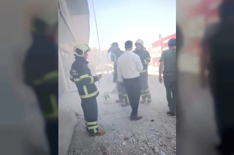İş merkezindeki korkutan yangında 2 kişi hastaneye kaldırıldı