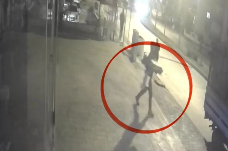 İş yerini soyan hırsıza çağrıda bulunmuştu, o hırsızı polis yakaladı