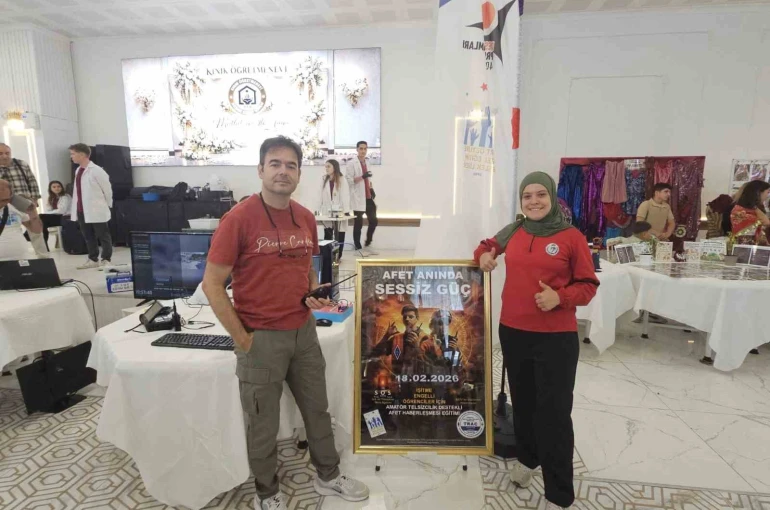İşitme engelli öğrenciden tarihi başarı: Bergamalı Didem, A Sınıfı amatör telsizci oldu