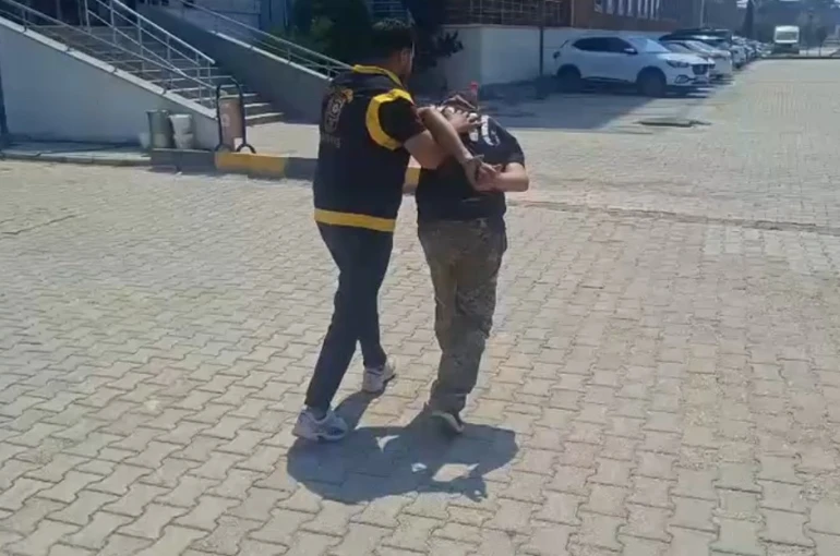 İskenderun’da 6 yıl 10 ay hapis cezasıyla aranan hırsız yakalandı