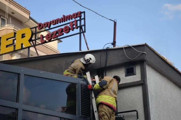 İskenderun’da dönercide çıkan yangın büyümeden kontrol altına alındı 