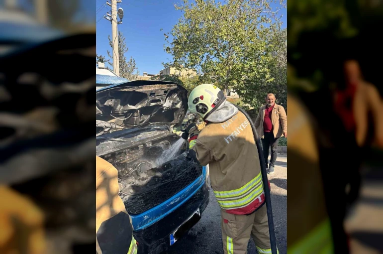 İskenderun’da minibüs yangını
