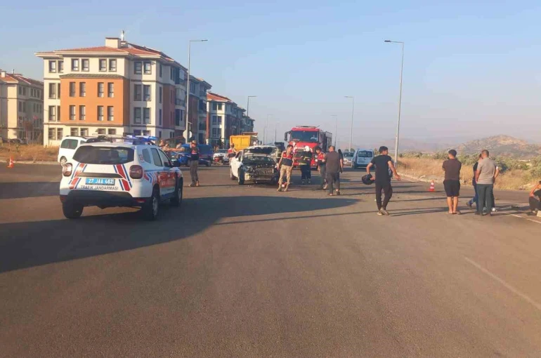 İslahiye’de feci kaza: 2’si ağır 6 yaralı