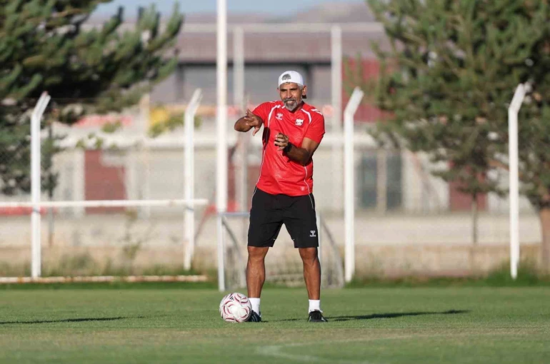 İsmet Taşdemir: "Lig bu yıl daha zorlu geçecek"