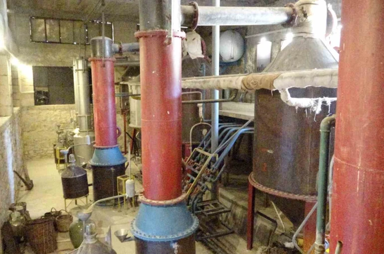 Isparta’da 1950’lerden kalan gül yağı fabrikası binlerce ziyaretçiyi ağırlıyor