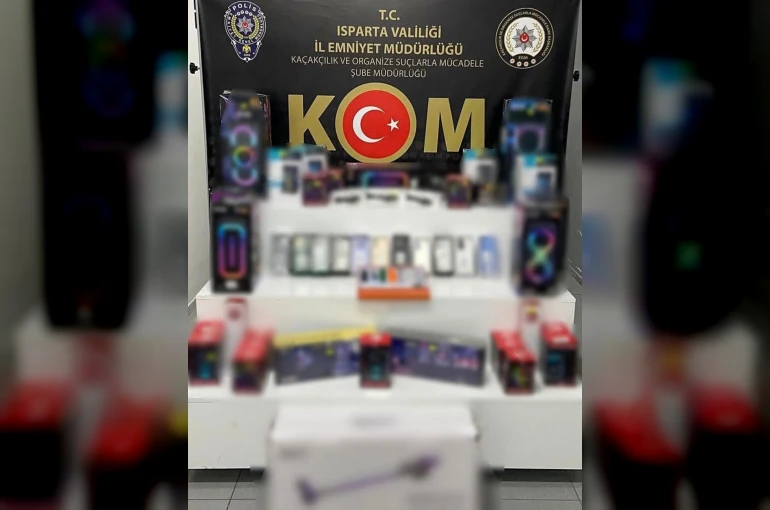 Isparta’da kaçakçılık operasyonu: Çok sayıda elektronik eşya ele geçirildi