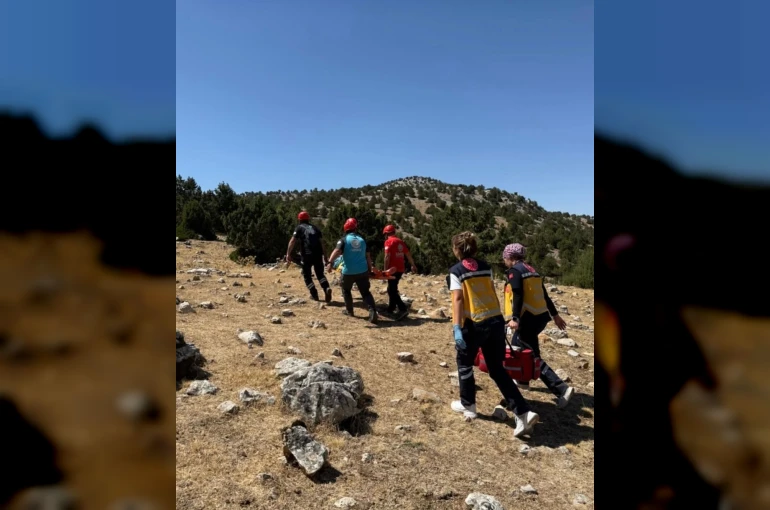 Isparta’da kayalıklardan düşen kadın operasyonla kurtarıldı
