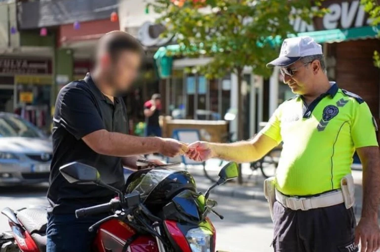 Isparta’da motosiklet denetiminde 80 sürücüye idari para cezası uygulandı